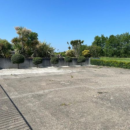 Grand Gite Avec Piscine Maison Port Valade Tabanac Exterior photo