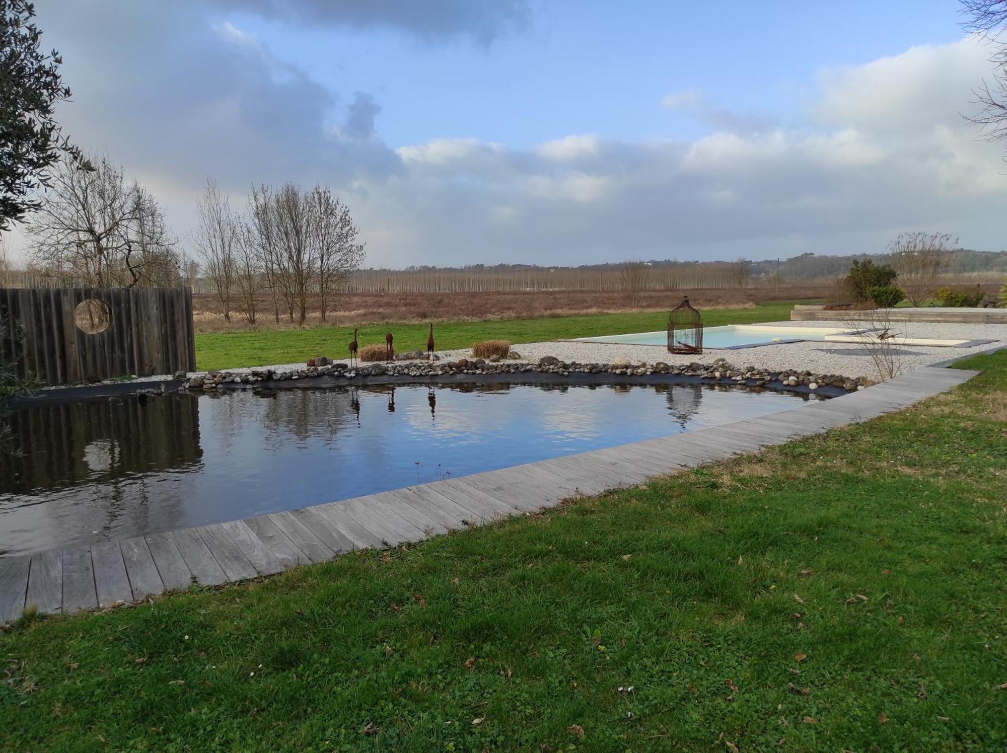 Grand Gite Avec Piscine Maison Port Valade Tabanac Exterior photo