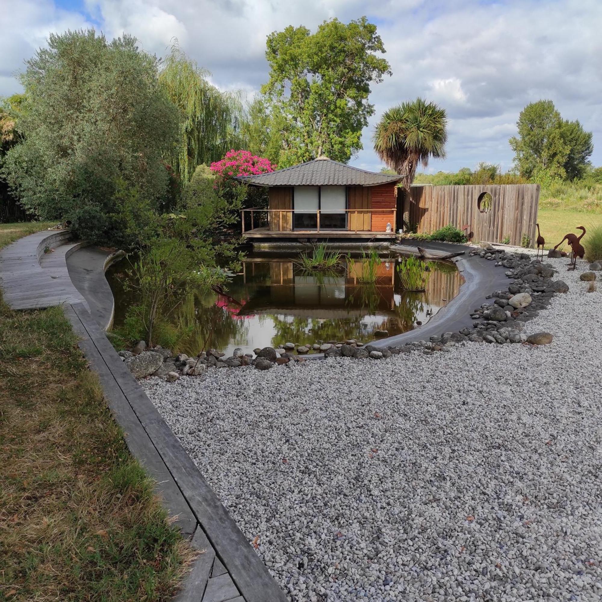 Grand Gite Avec Piscine Maison Port Valade Tabanac Exterior photo